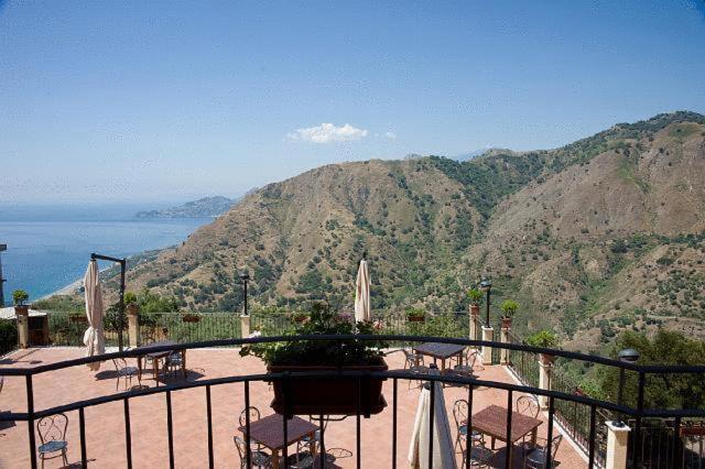 Agostiniana Hotel Santa Teresa Di Riva Exteriér fotografie
